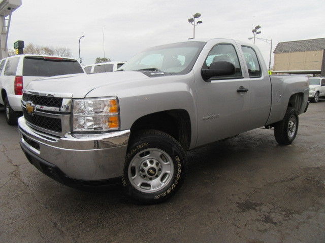 Chevrolet : Silverado 2500 Ext Cab 4X4 Silver 2500 HD 4X4 Ext Cab 74k Miles Warranty Tow Pkg Bed Liner Ex Fed Well Main