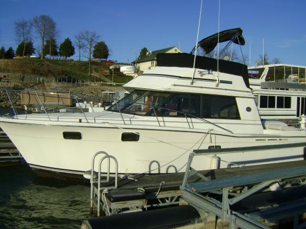 1989 CARVER YACHTS 3227 Convertible