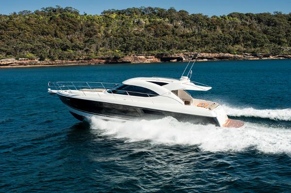 2015 Riviera 5000 Sport Yacht SII- IN STOCK!