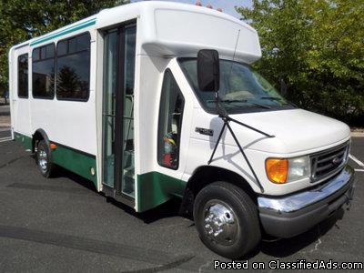 2005 Ford E450 Wheelchair Shuttle Bus (A4676)