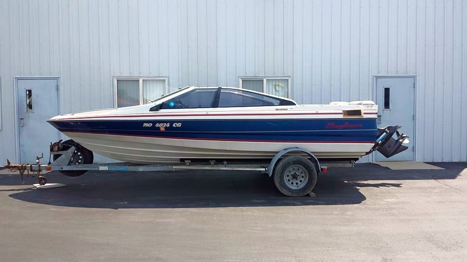 1988 Bayliner 1950 Capri