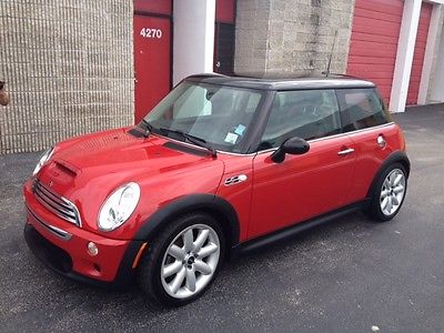Mini : Cooper Base Hatchback 2-Door Mini Cooper S 2005 Red  - Low Miles - Stick shift - Sports package
