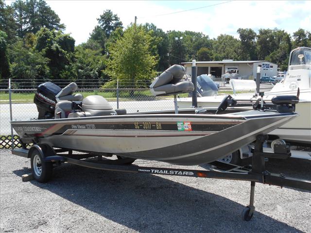 2000 TRACKER BOATS Bass Pro Team 175