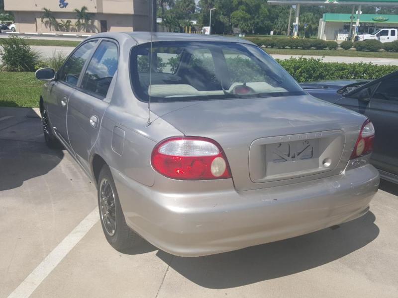2001 Kia Sephia 5