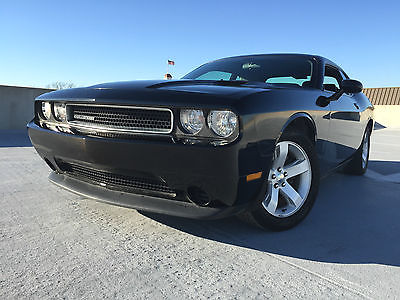Dodge : Challenger SXT Coupe 2-Door 2012 dodge challenger sxt leather seats paddle shifters pushstart priced to move