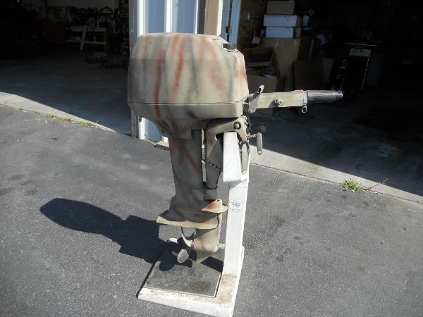 1993 Evinrude 8hp Engine and Engine Accessories