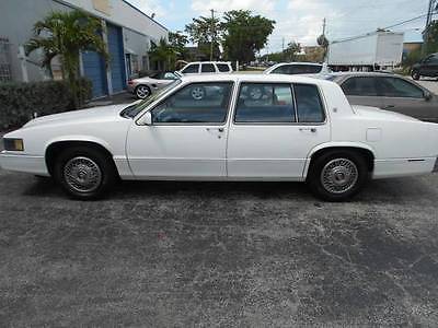 Cadillac : DeVille DEVILLE 1989 cadillac deville 4 dr sedan 4.5 l v 8 white low original miles 59 k