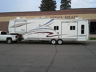 5th wheel 2003 Cardinal with Triple slide Model LX33