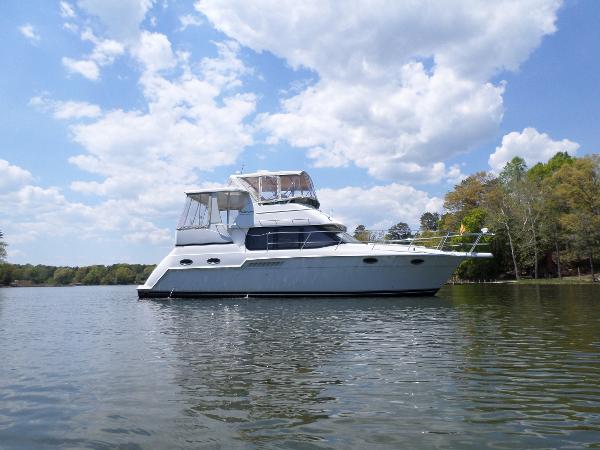 2002 Carver 356 Aft Cabin Motor Yacht