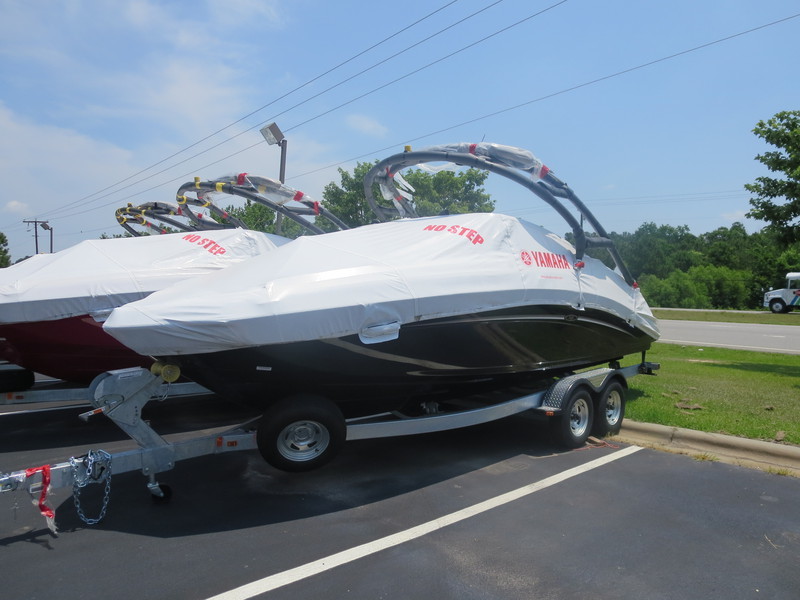 2014 Yamaha Marine 242 Limited S With Painted Trailer