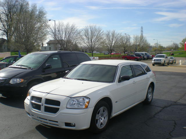 2006 Dodge Magnum Base Pontiac, MI