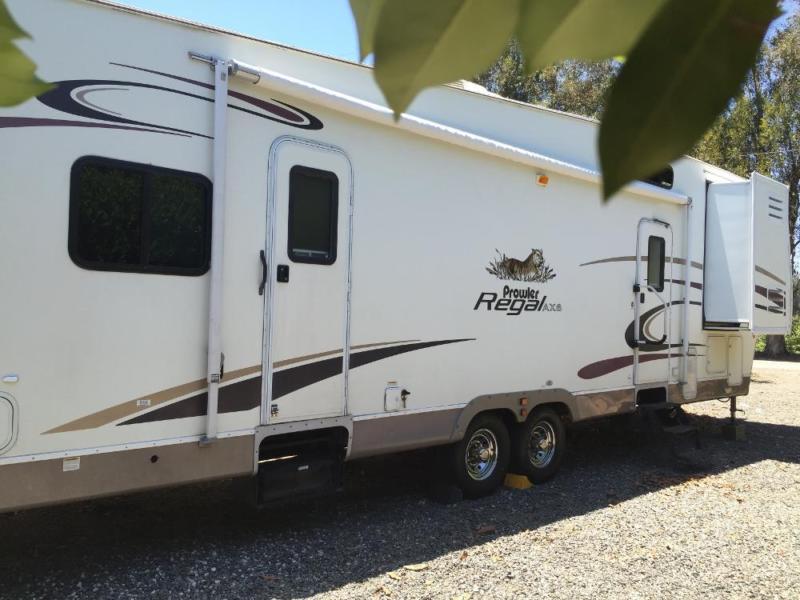 2005 Fifth Wheel Regal Prowler A6 385 FKQS