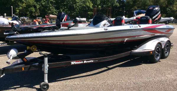 2014 TRITON BOATS 21TRX