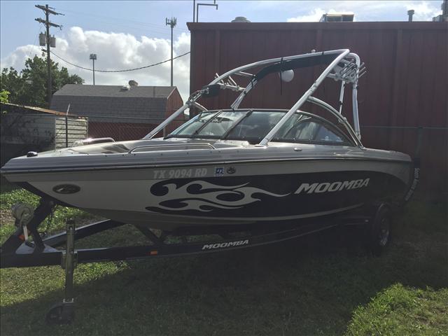 2007 Moomba Ski / Wakeboarding Tow Boat Mobius LSV