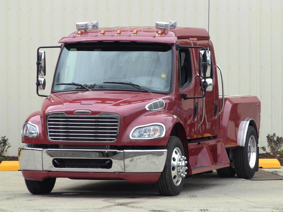 2014 Freightliner Business Class M2 106v