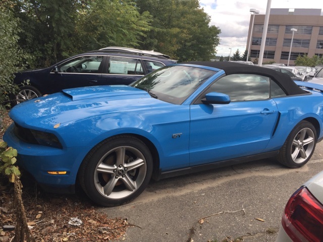 2010 FORD Mustang GT 2dr Convertible