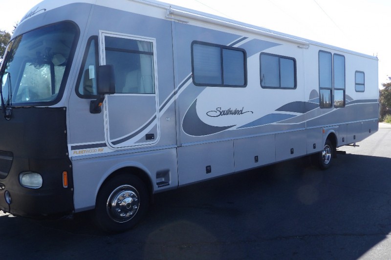 2013 Fleetwood Storm 32BH bunkhouse