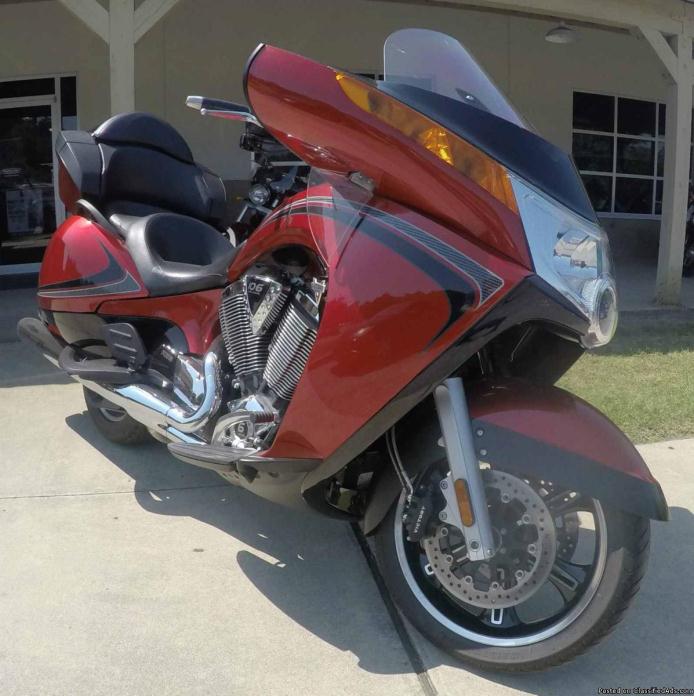 2013 VICTORY VISION TOUR CLASSIC CRUISER TOURING MOTORCYCLE