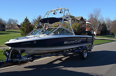 MasterCraft 197 X7 wakeboard ski boat