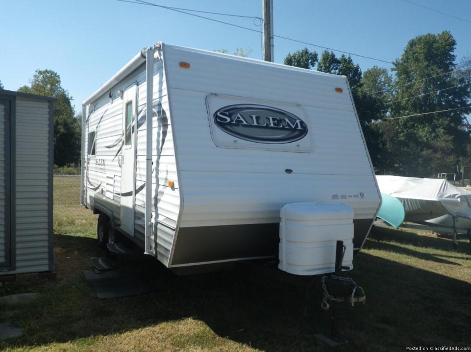 19' Salem by Forest River