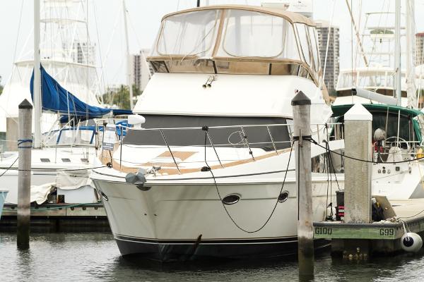 2006 CARVER YACHTS 42 SS