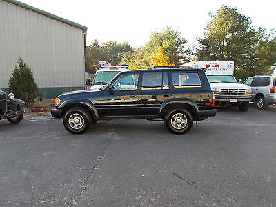 Toyota : Land Cruiser Base model with leather Lots of mechanical services just performed