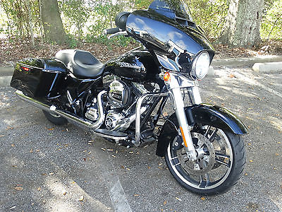 Harley-Davidson : Touring 2014 harley davison flhx 7 k miles excellent condition great bike