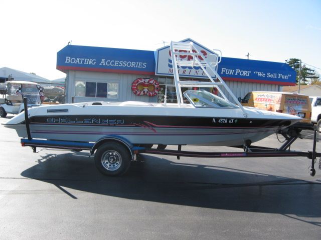 1989 Bayliner Challenger 210