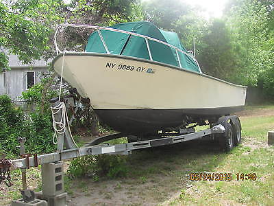 22 Foot Aquasport Fishing Boat