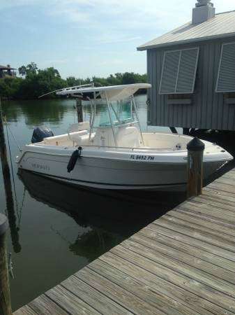 2013 Robalo R220