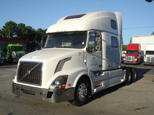 2009 Volvo Vnl780  Conventional - Sleeper Truck