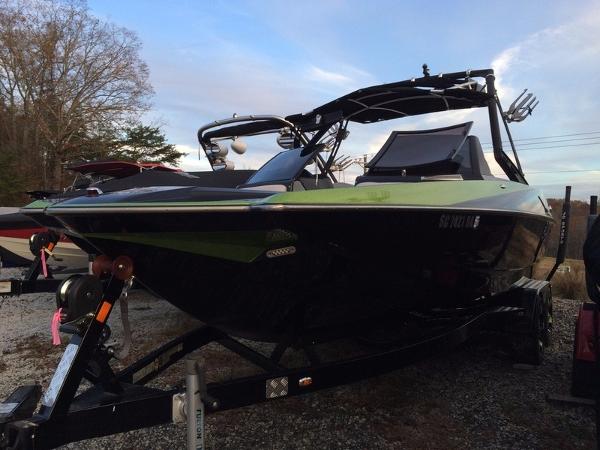 2017 Axis Wake Research A24