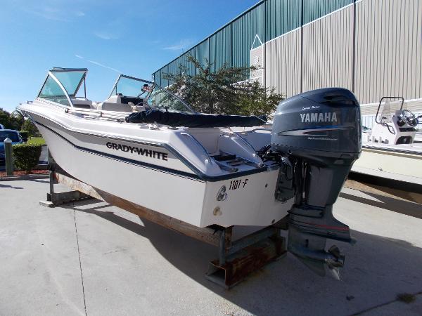 2002 Grady White 19ft Dual Console