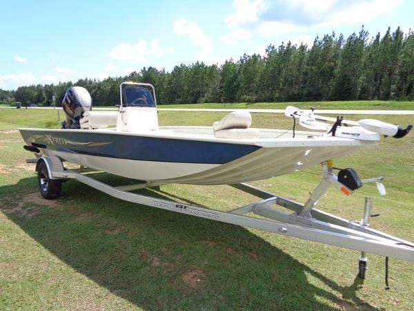 2017 Xpress Boats Xplorer CC Series XP20CC