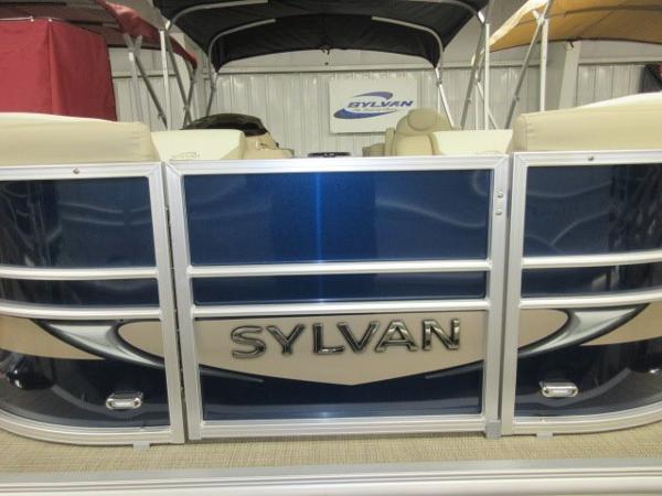 2016 Sylvan 8520 Mirage Cruise LZ RE