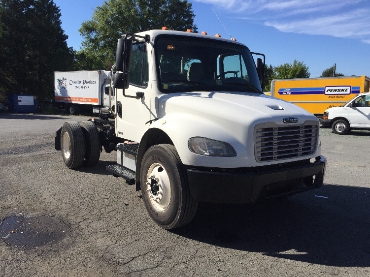 2007 Freightliner Business Class M2 106  Conventional - Day Cab