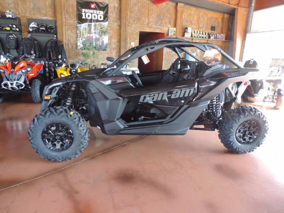 2017 Can-Am Maverick™ X3 X ds Turbo R