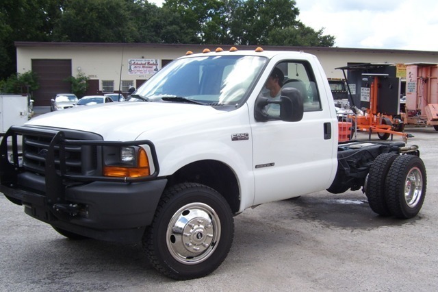 2001 Ford F550  Cab Chassis