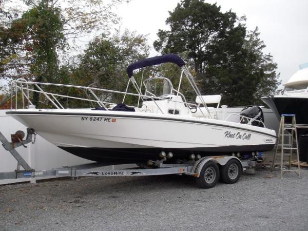 2008 Boston Whaler 230 Dauntless