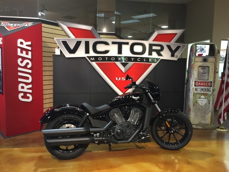 2017 Victory Magnum Indy Red Pearl w/Graphics