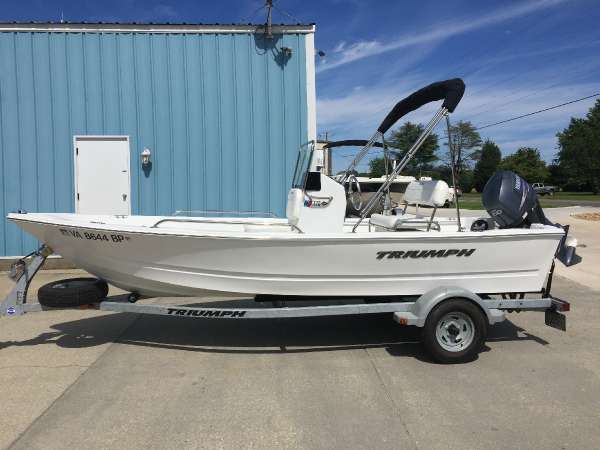 2011 TRIUMPH BOATS 170 CC