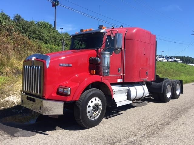 2006 Kenworth T800  Conventional - Sleeper Truck