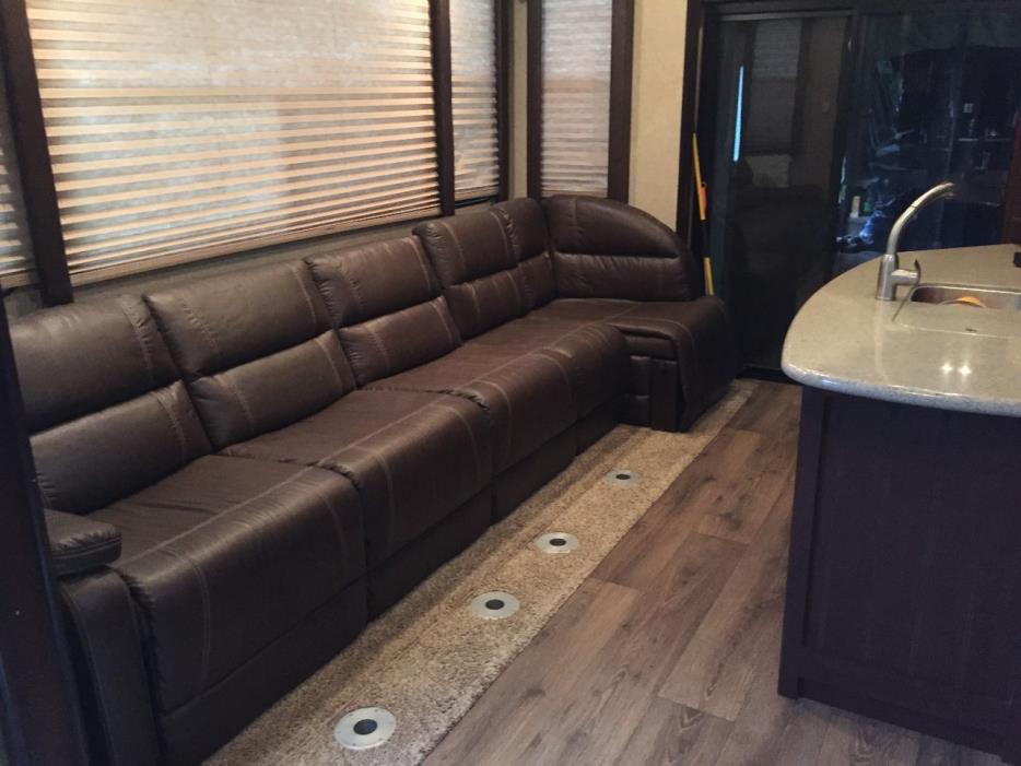 2014 Heartland CYCLONE 3800