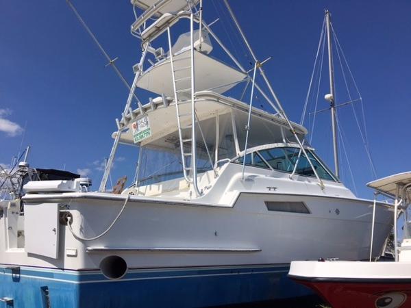 1996 Hatteras 43 open Express