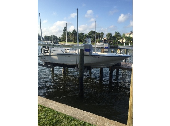 2008 Boston Whaler Dauntless