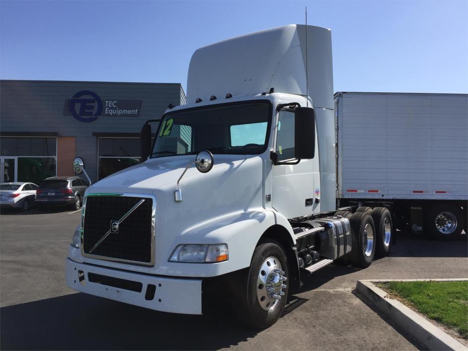 2012 Volvo Vnm420  Cab Chassis