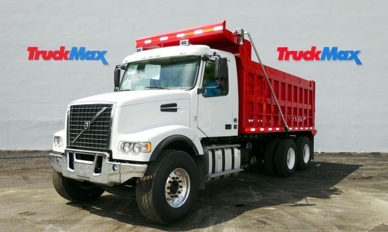 2016 Volvo Vhd64f200  Contractor Truck