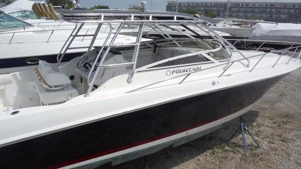 2005 Fountain 38 Sportfish Cruiser OB