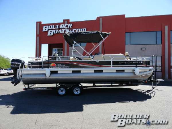 2012 Sun Tracker Fishin' Barge 24 DLX
