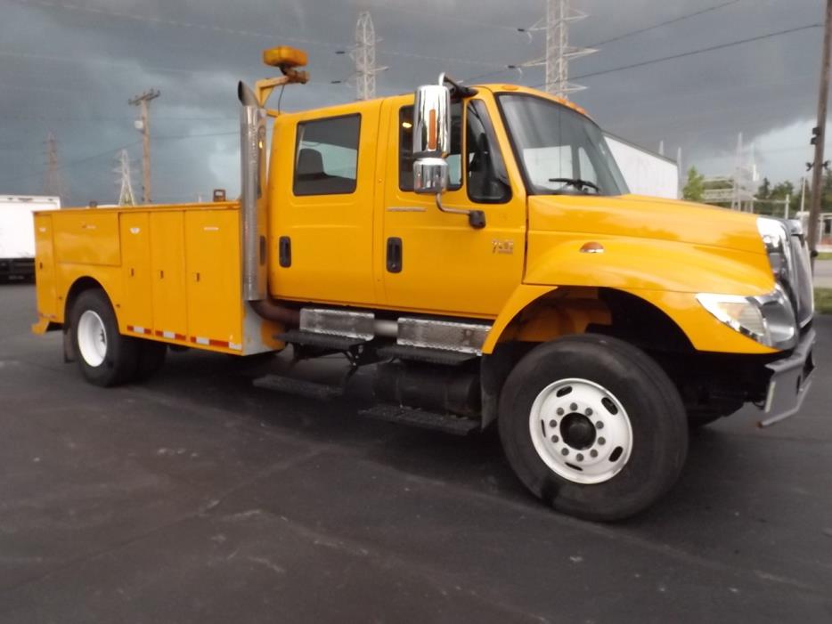 2004 International 4700  Cab Chassis